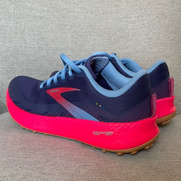 Brooks Catamount Super comfy! Only worn a couple of times, decided to size down. - Picture 12 of 15
